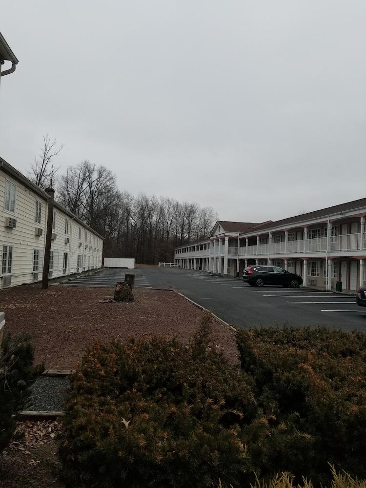 Ramada Inn Flemington Exterior foto